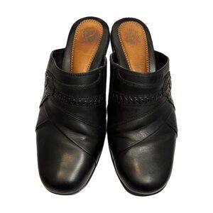 Earth Origins Layla black leather heeled clogs